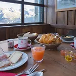 Refuge Du Montenvers Hotel Chamonix Mont Blanc