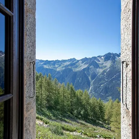 Refuge Du Montenvers Hotel 4*