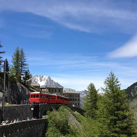 Refuge Du Montenvers Отель Шамони